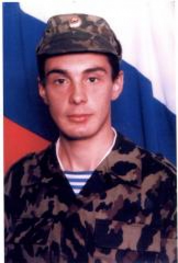 В Архангельской области почтили память военнослужащего внутренних войск, погибшего в Чечне